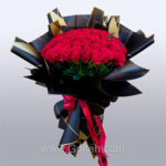 دسته گل رز قرمز