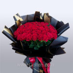 دسته گل رز قرمز