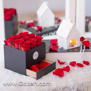 باکس گل رز 9 شاخه