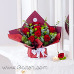 دسته گل رز قرمز