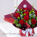 دسته گل رز قرمز