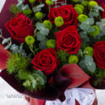 دسته گل رز قرمز