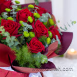 دسته گل رز قرمز