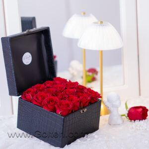 باکس گل رز 16 شاخه