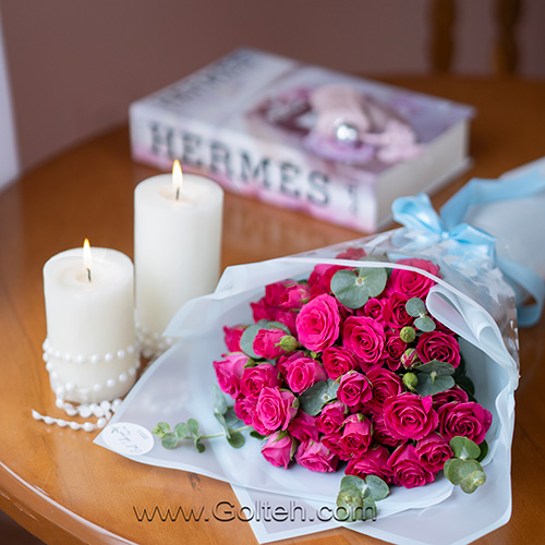 دسته گل رز سرخابی