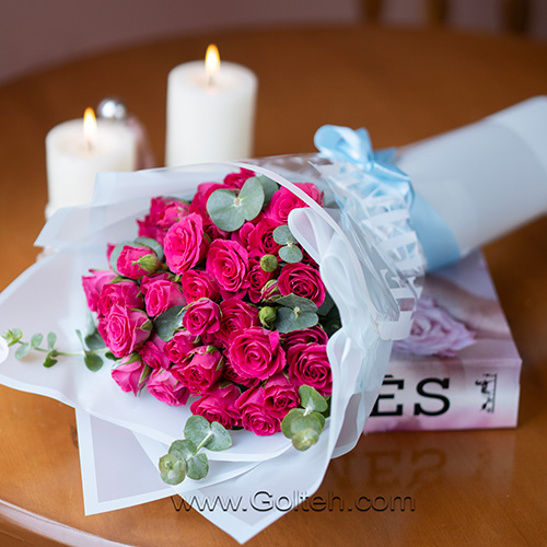 دسته گل رز سرخابی