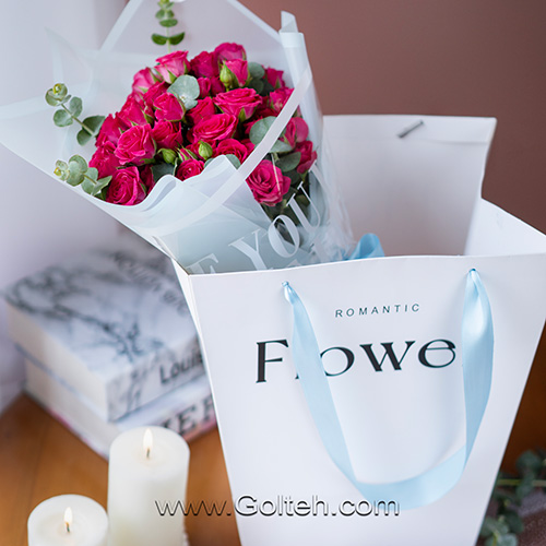 دسته گل رز سرخابی