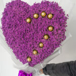 دسته گل ژیپسوفیلا طرح قلب قرمز