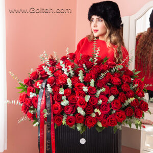 باکس گل 100 شاخه گل رز هلندی قرمز