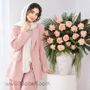 کوزه گل رز هلندی